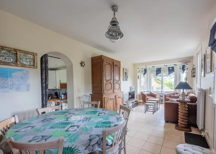 Prázdninový dům Emji - Maison Proche De La Ver-sur-Mer